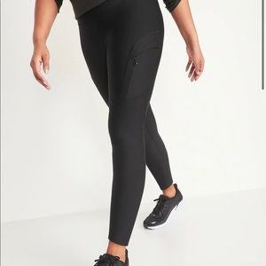 Old Navy High-Waisted PowerSoft 7/8-Length Compression Cargo Legging